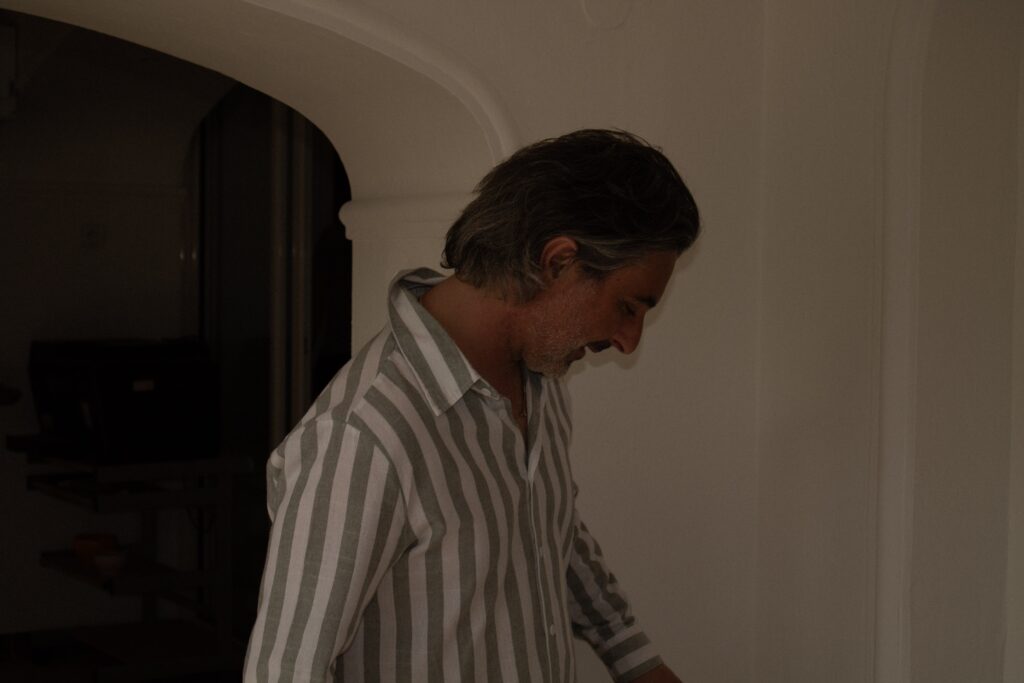 Tino Aiello working with clay using artisan techniques in Vallauris