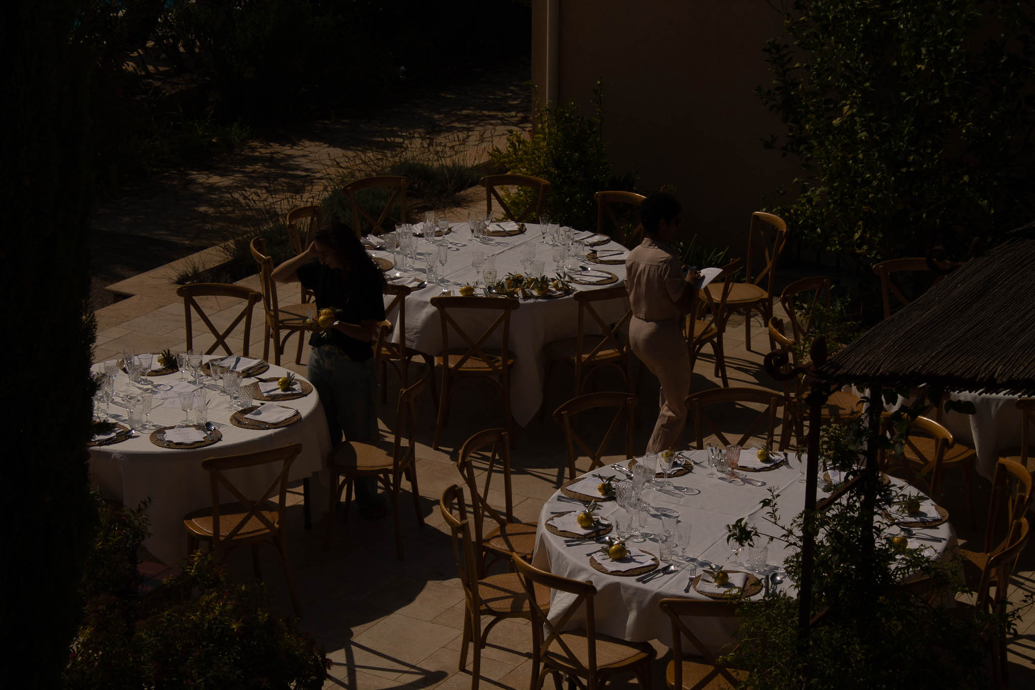 Minimalist wedding styling with natural elements for sophisticated coastal celebrations.